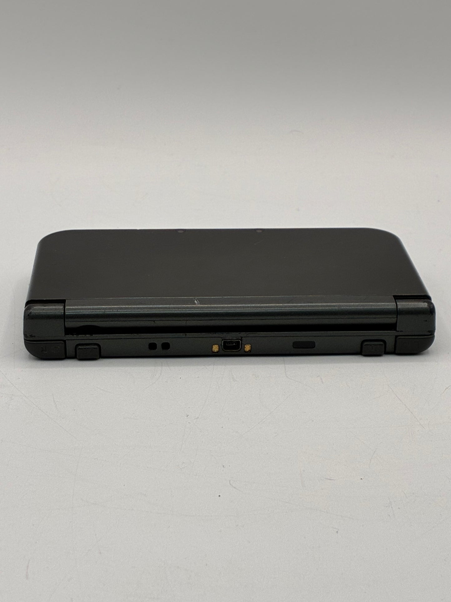 Nintendo New 3DS KTR-001 2014 Video Game System