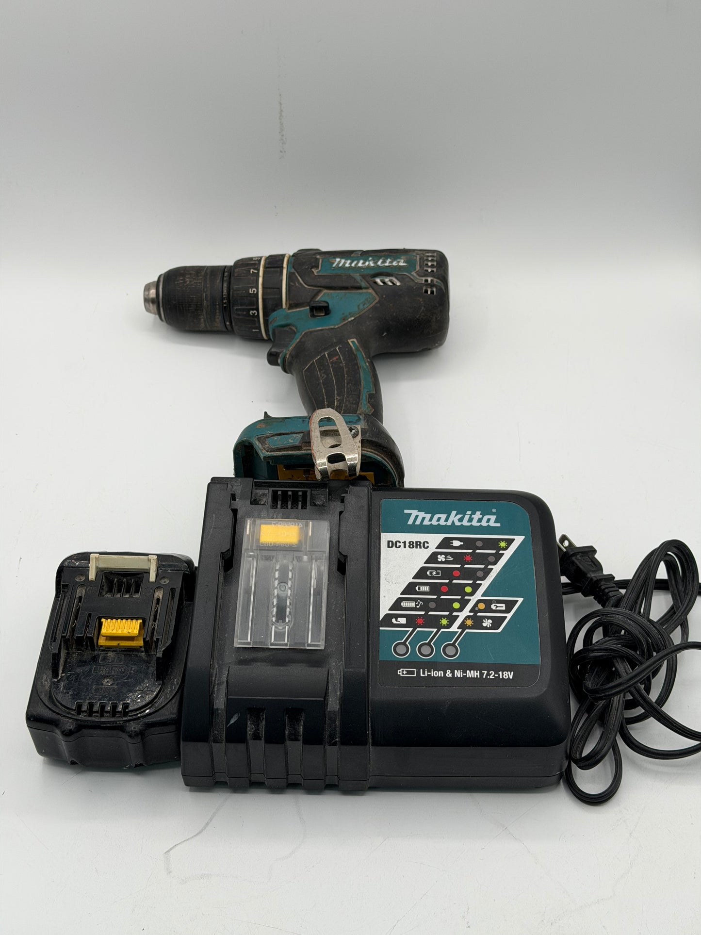 Makita XPH14 18V LXT Brushless Cordless 1/2" Hammer Driver/Drill w/ Makita DC1BRC