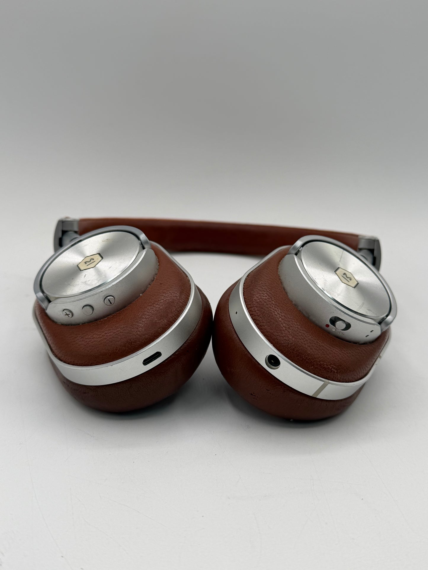 Master Dynamic MW65 Wireless Noise-Cancelling Headphones Brown