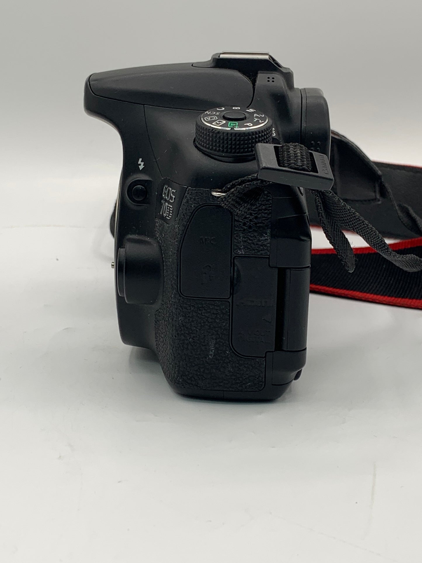 Canon EOS 70D Digital SLR Camera Body with Battery and Charger Tested