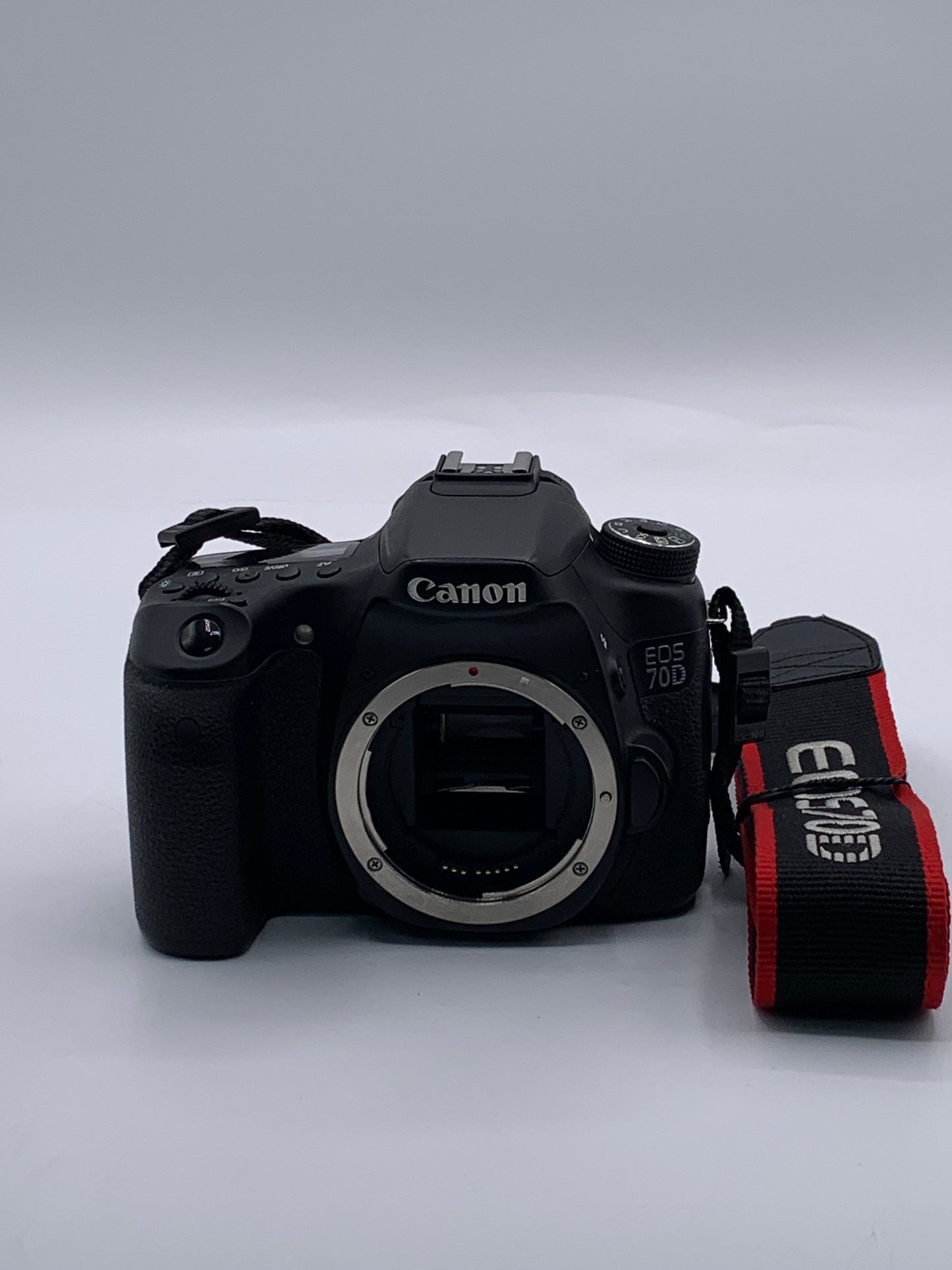 Canon EOS 70D Digital SLR Camera Body with Battery and Charger Tested