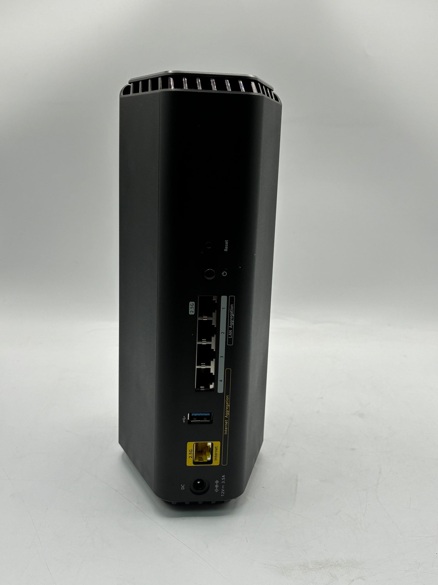 NETGEAR Nighthawk RS500 / BE12000 Tri-Band WiFi 7 Router 2.5 Gig Internet Port