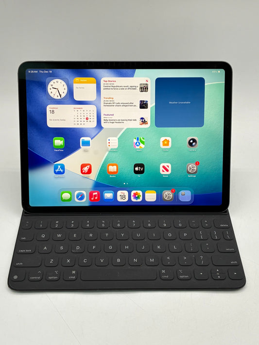 WiFi Only Apple iPad Pro 11" 1st Gen 64GB Space Gray MTXN2LL/A w/ Apple Keyboard