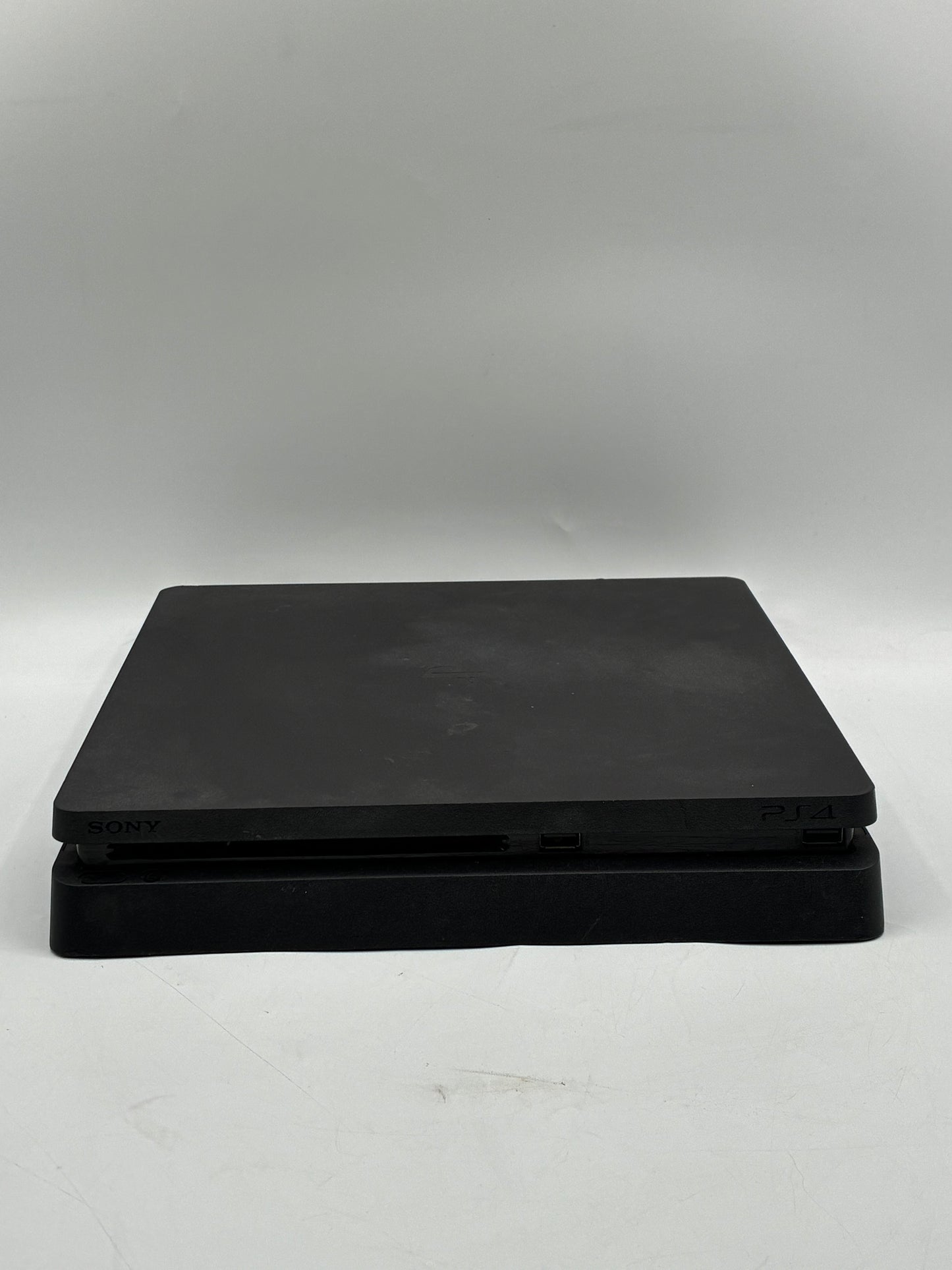 Sony PlayStation 4 Slim CUH-2215B 1TB Black - With Game And Controller!