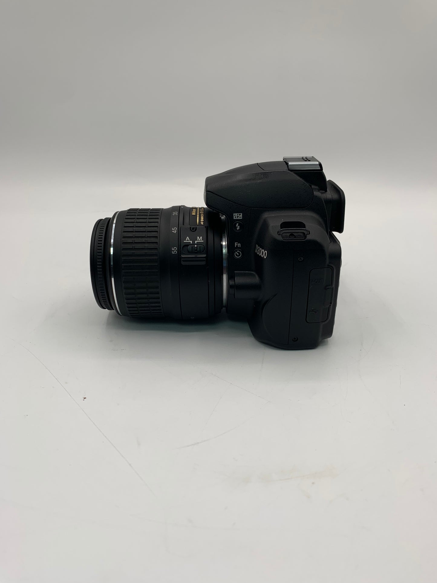Nikon D3000 Digital SLR Camera 10.2MP with 18-55mm Lens w/ Battery Tested Free Shipping
