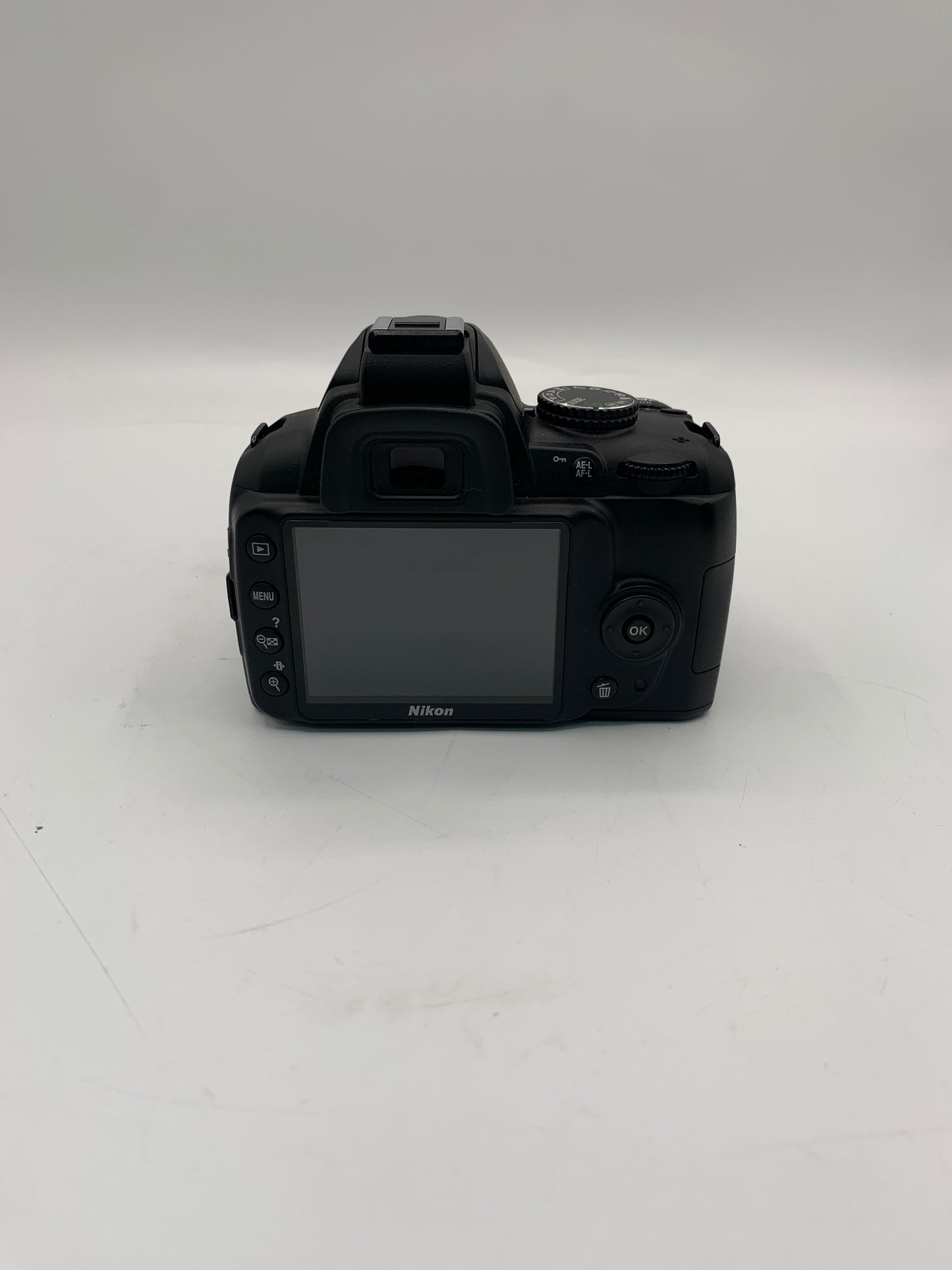 Nikon D3000 Digital SLR Camera 10.2MP with 18-55mm Lens w/ Battery Tested Free Shipping