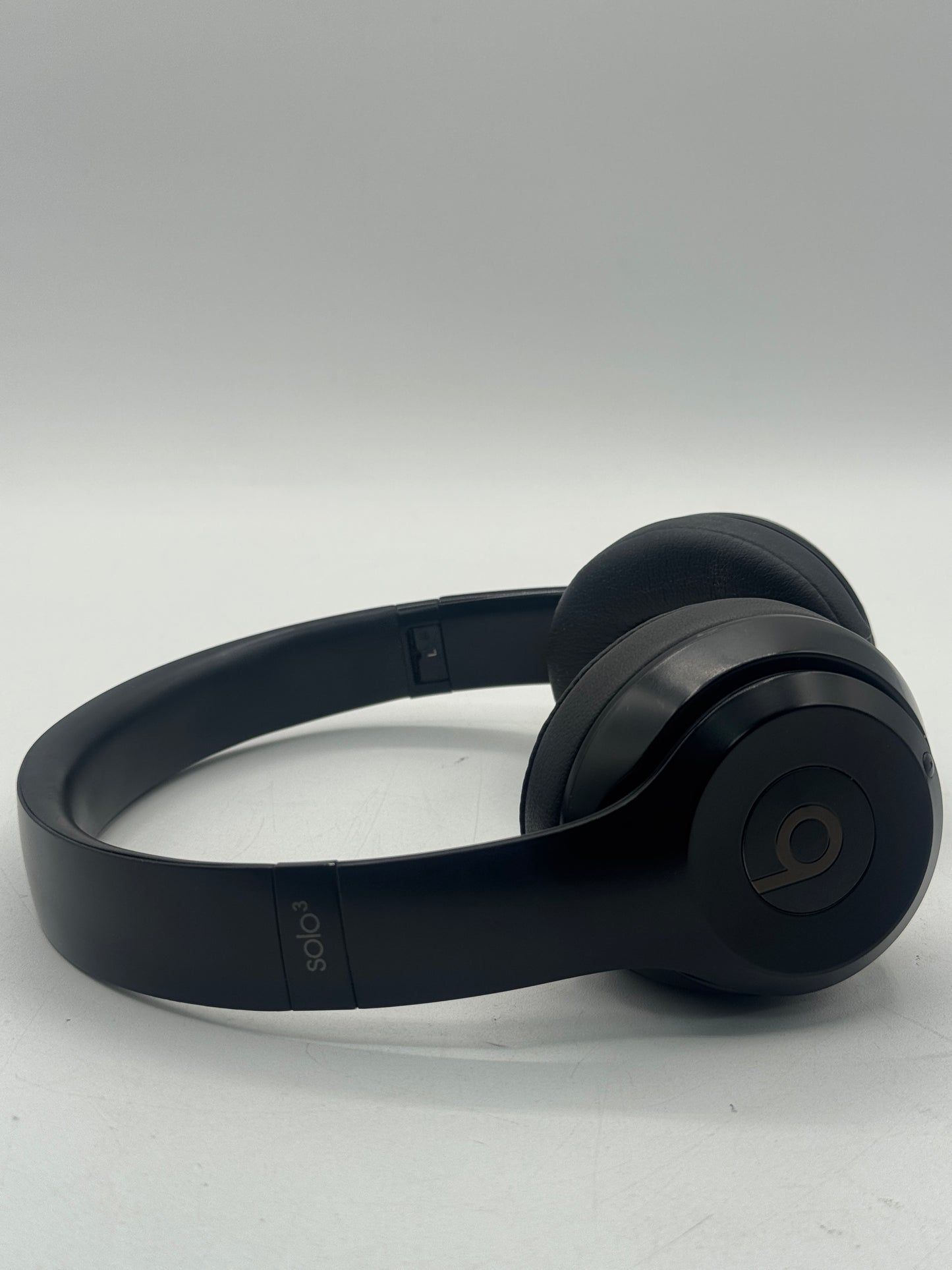 Beats Solo3 Wireless On-Ear Bluetooth Headphones Black MX432LL/A Free Shipping