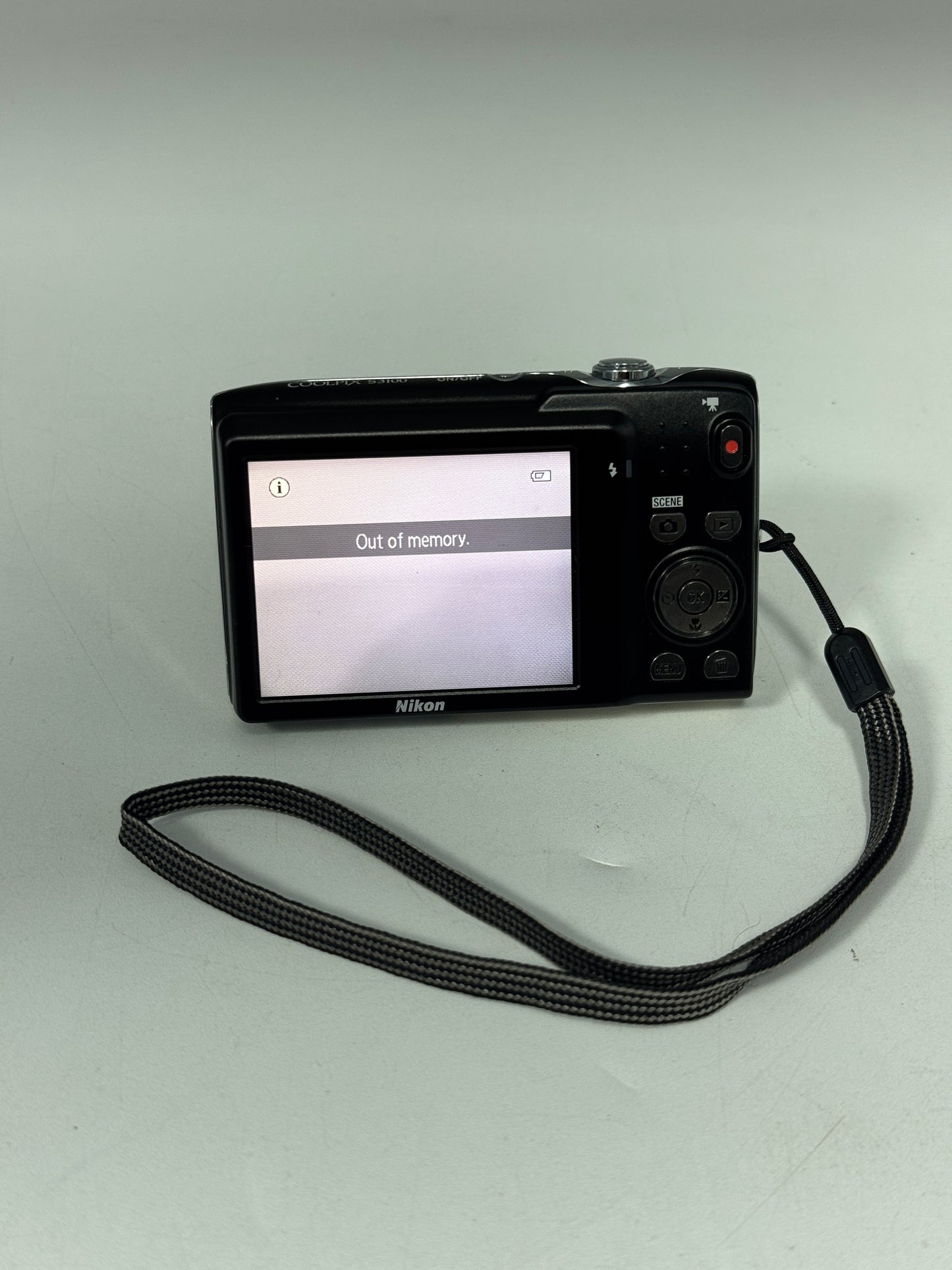 Nikon COOLPIX S3100 14MP Digital Camera Silver W/ Battery Tested Free Shipping