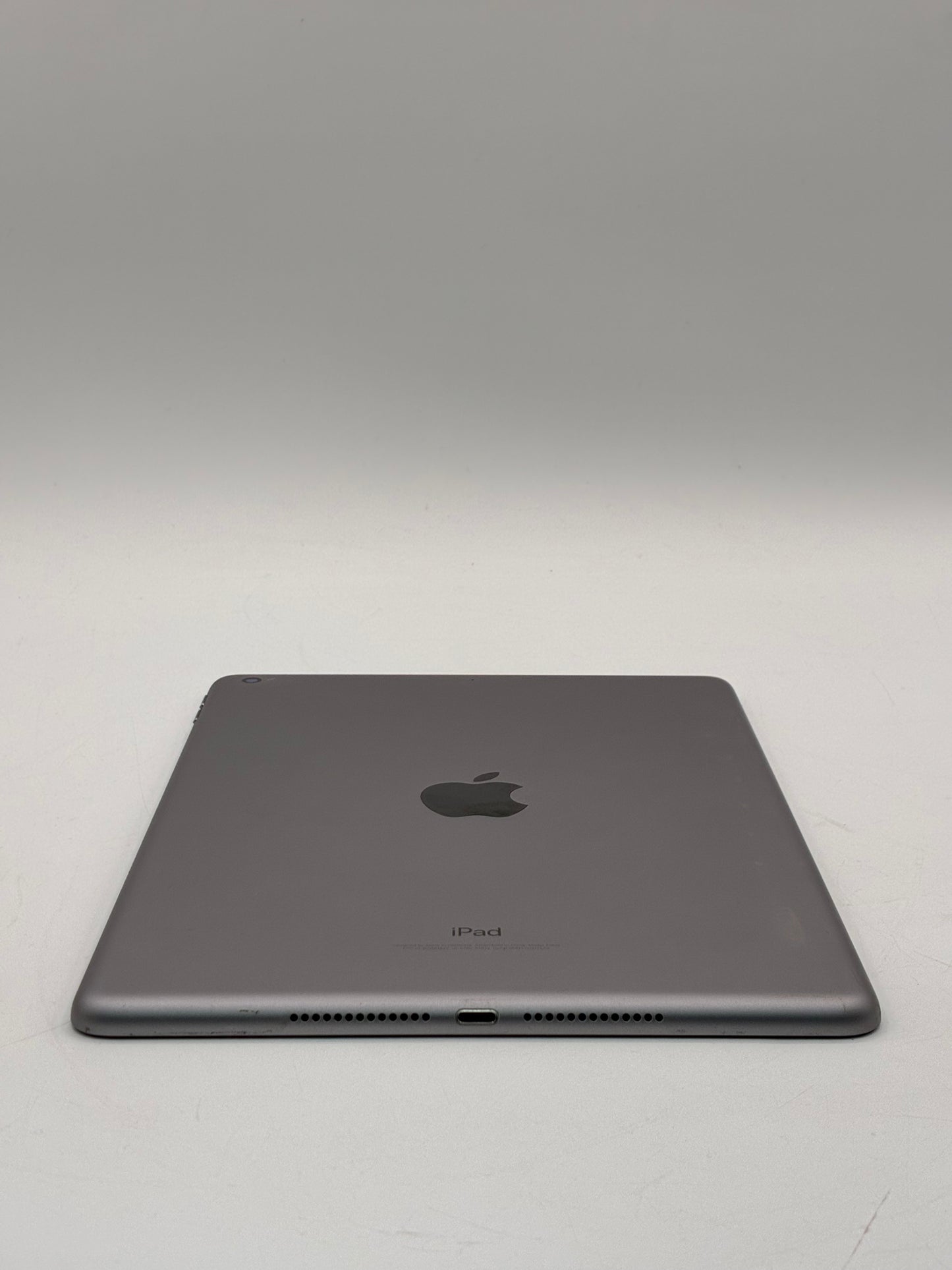Apple iPad 5th Gen A1822 9.7" 32GB Space Gray - NO OS READ