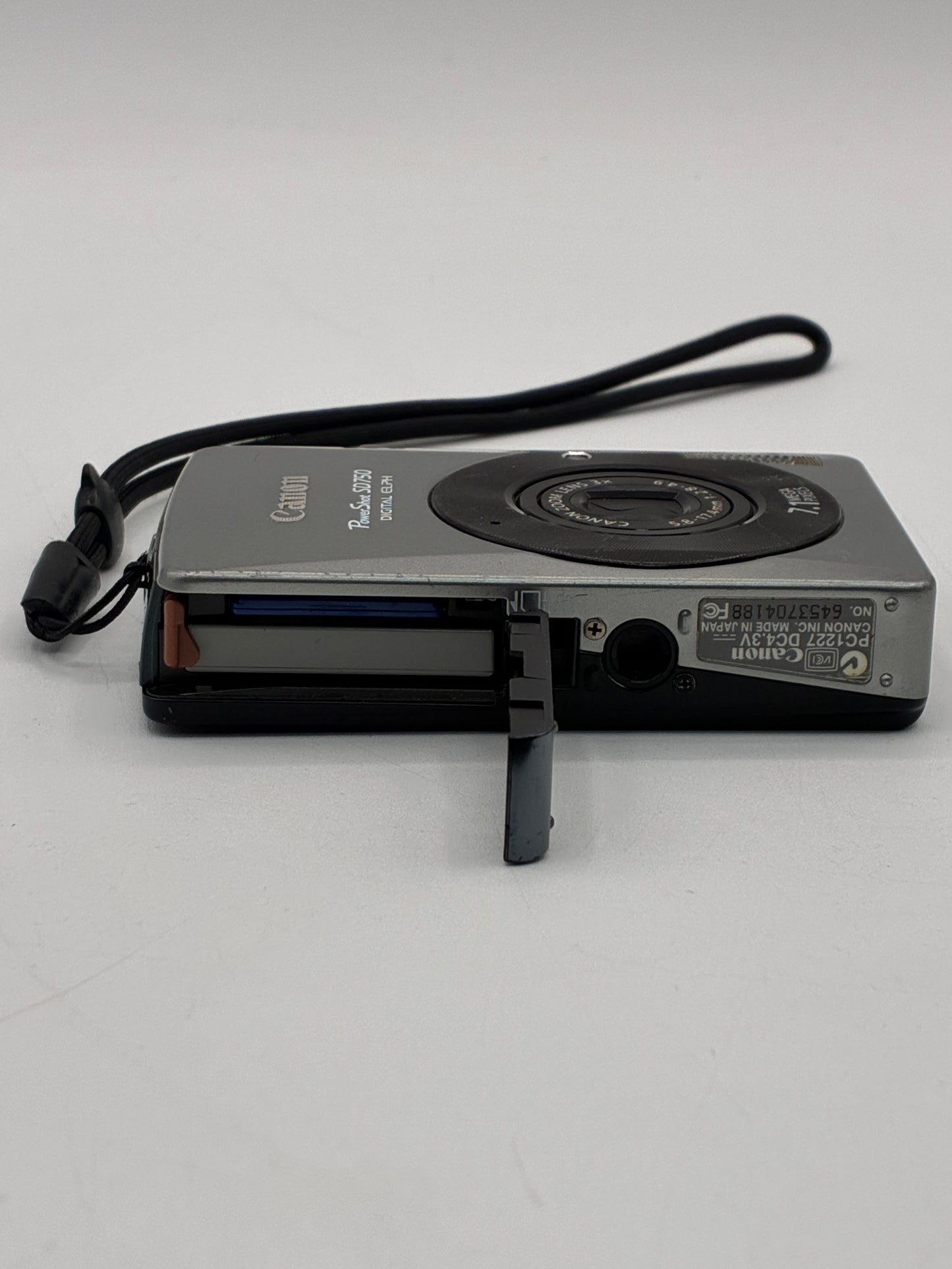 Canon PowerShot SD750 HS 20.3MP Digital Camera