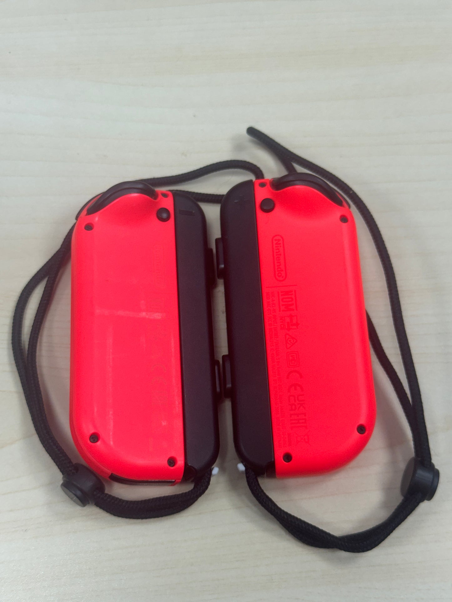 Nintendo Switch Joy-Con Controllers OEM Left & Right Red Free Shipping