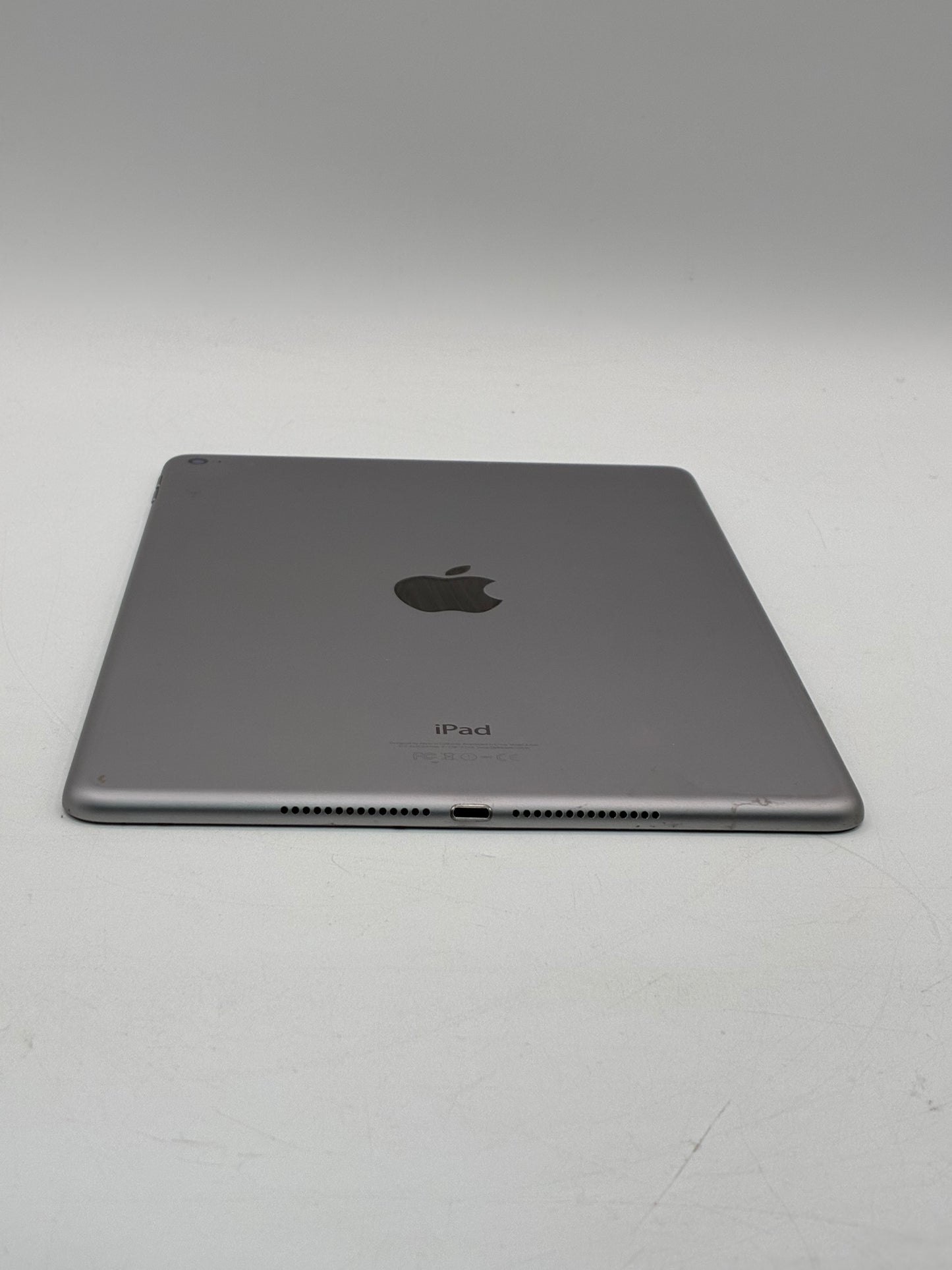 Apple iPad Air (2nd Gen) A1566 (2014) - Broken - Silver - 32GB