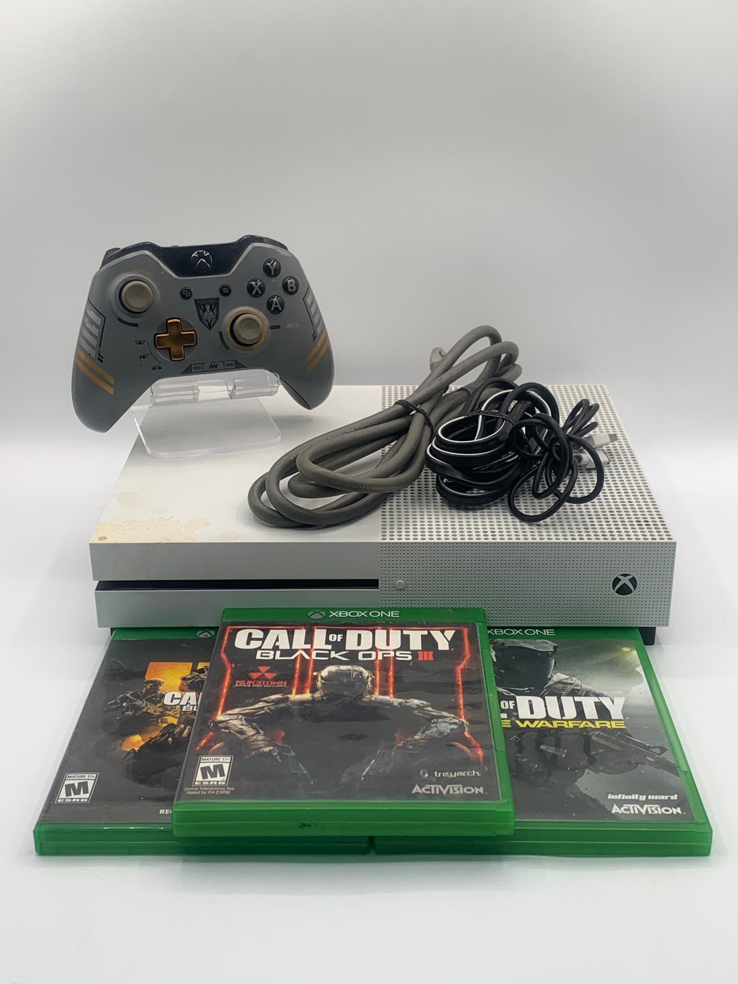 Microsoft Xbox One S 1681 1TB White w/ controller and Cords- Call of Duty Bundle