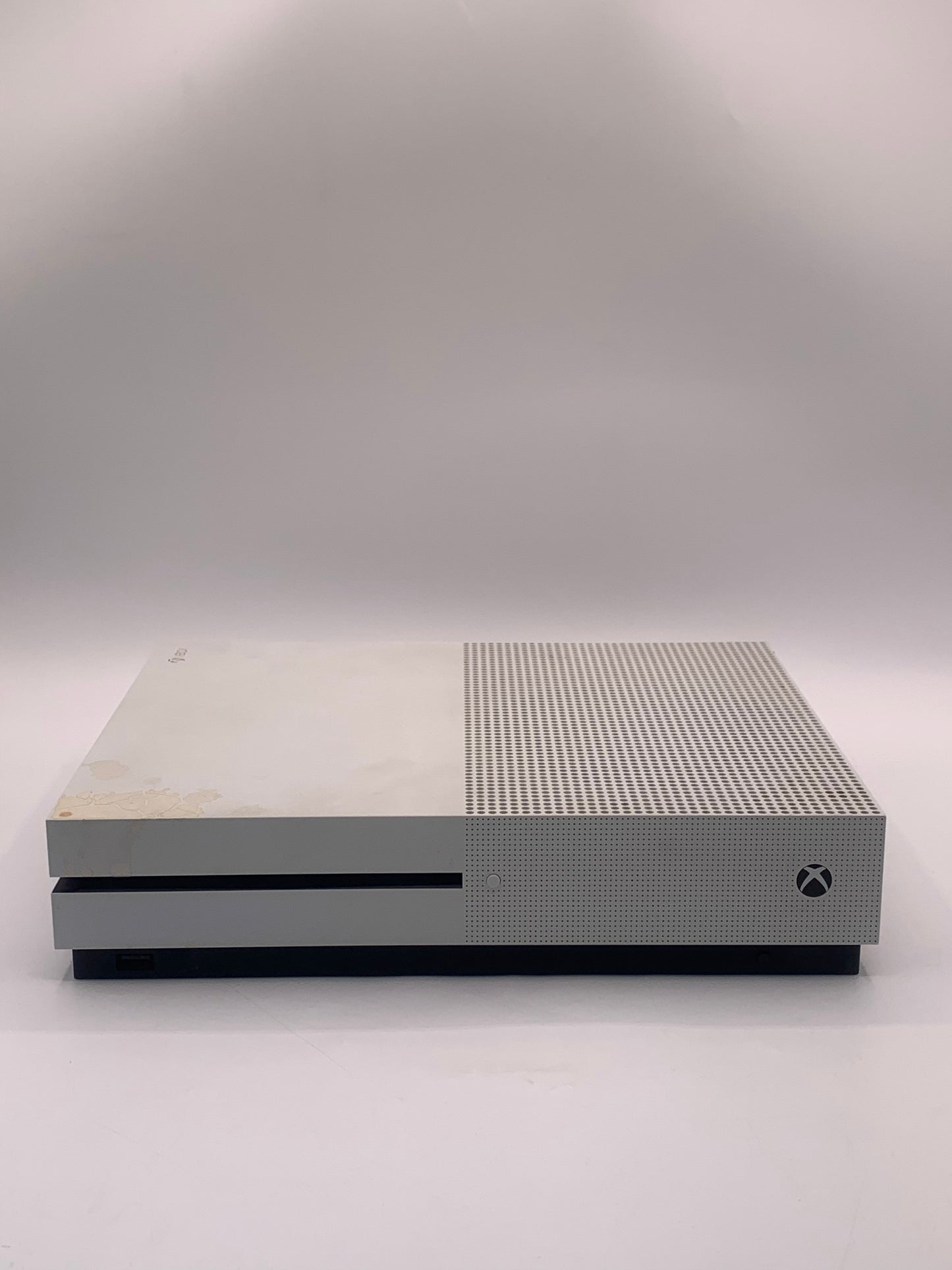 Microsoft Xbox One S 1681 1TB White w/ controller and Cords- Call of Duty Bundle