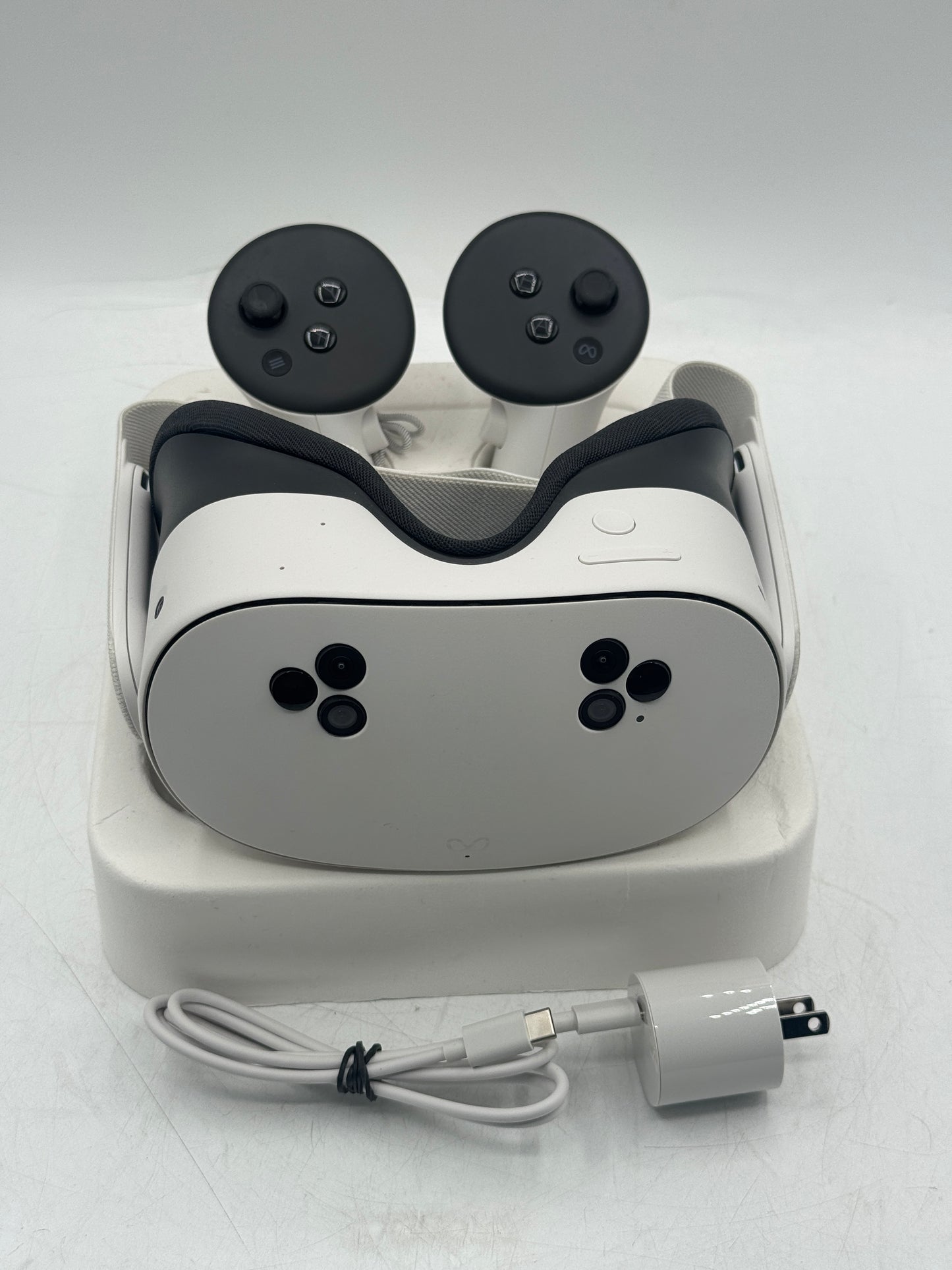 Meta Quest 3S 256GB VR System P97 w/ Controllers & Charger Tested EXCELLENT