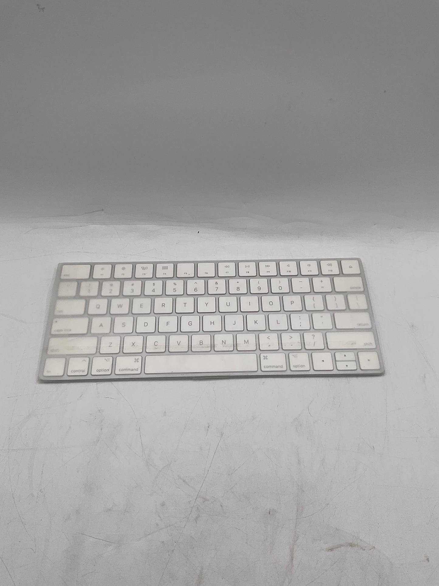 Apple Magic Keyboard A1644 Wireless Bluetooth Keyboard - White