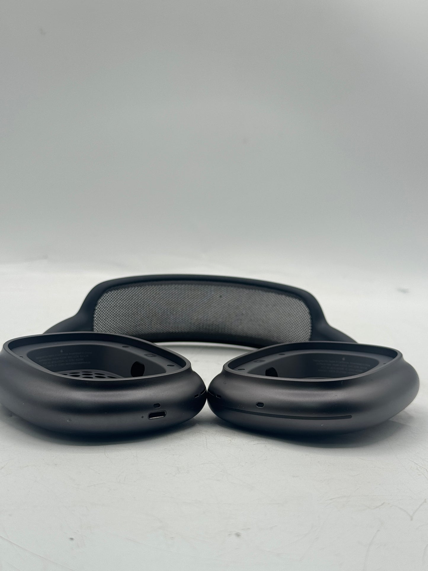 Apple AirPods Max Wireless Over-Ear Headphones - Space Gray A2096 MGYH3AM/A