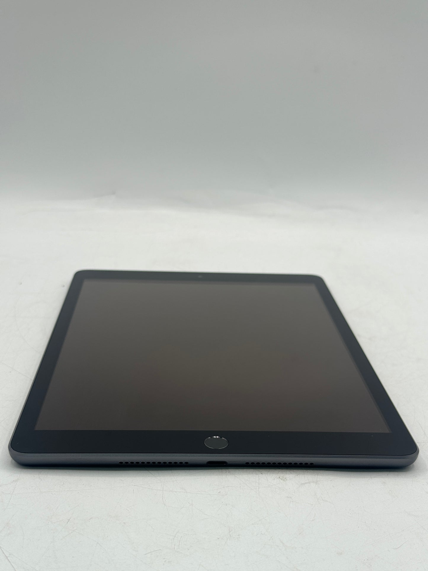 Apple iPad 8th Gen 32GB  A2270 MYU2LL/A Wi-Fi Only Space Gray READ