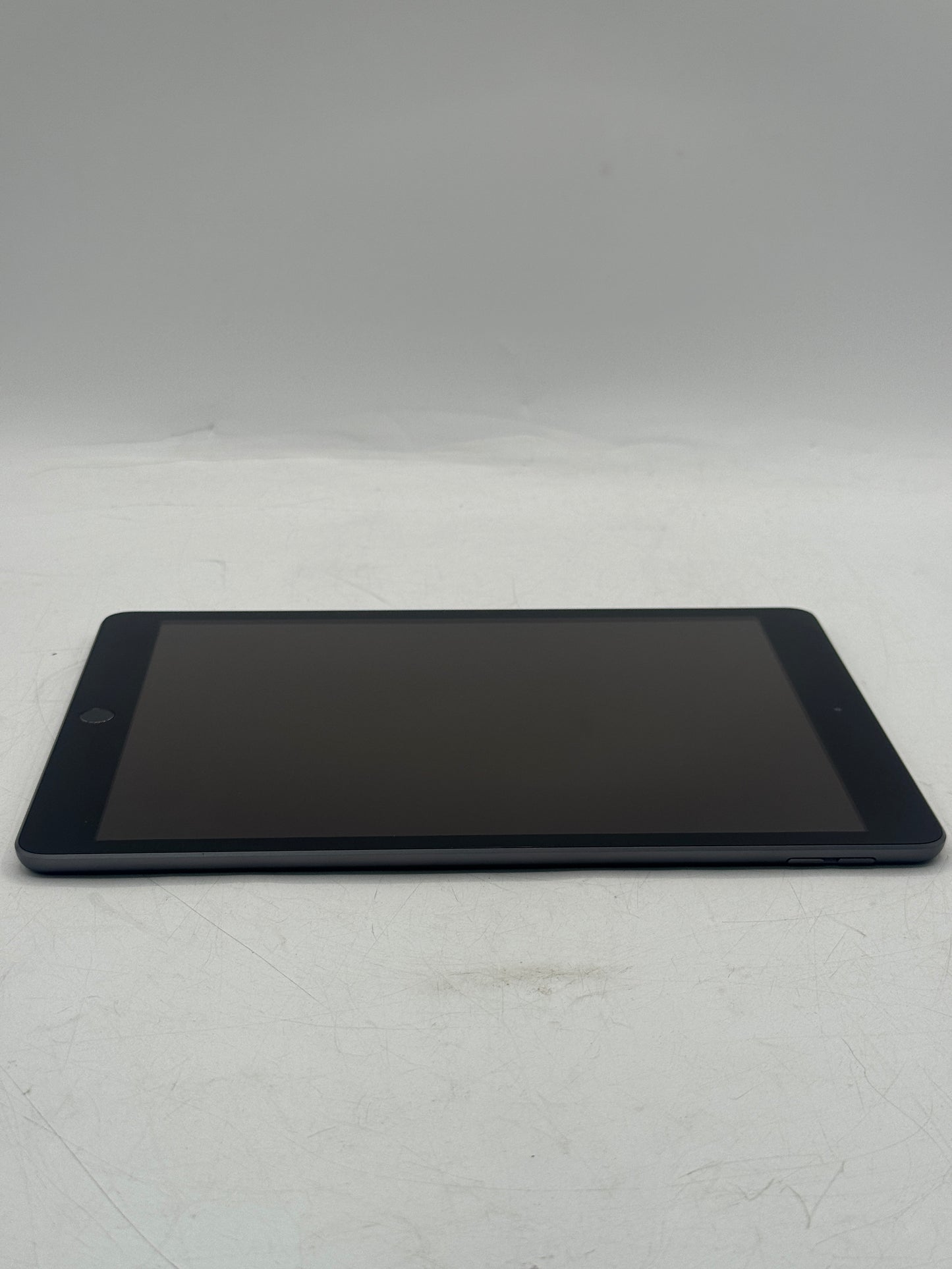 Apple iPad 8th Gen 32GB  A2270 MYU2LL/A Wi-Fi Only Space Gray READ