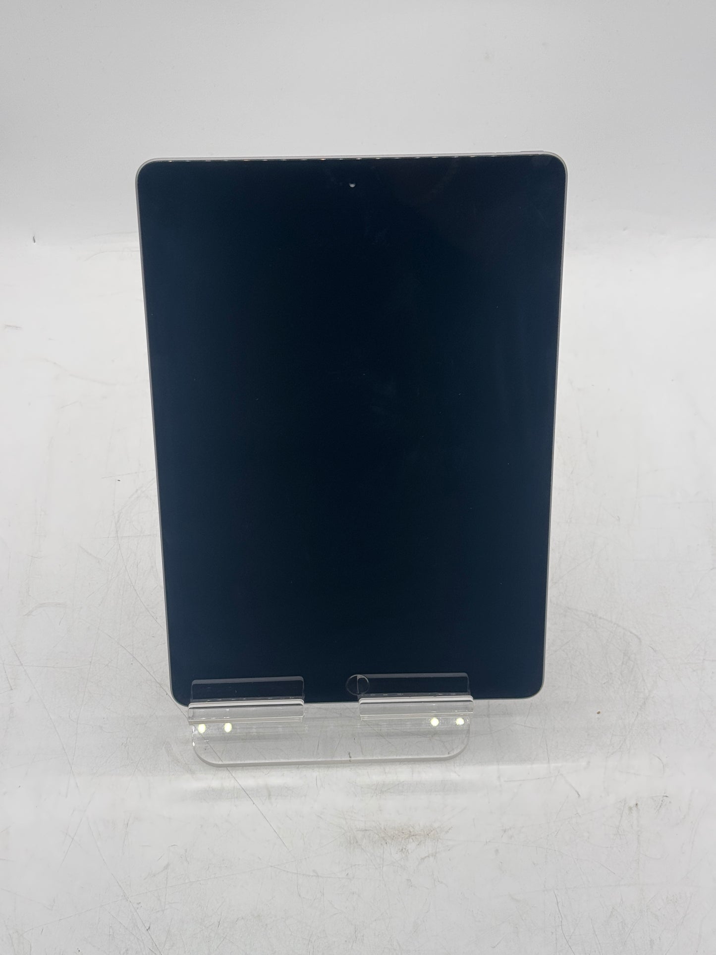 Apple iPad 8th Gen 32GB  A2270 MYU2LL/A Wi-Fi Only Space Gray READ