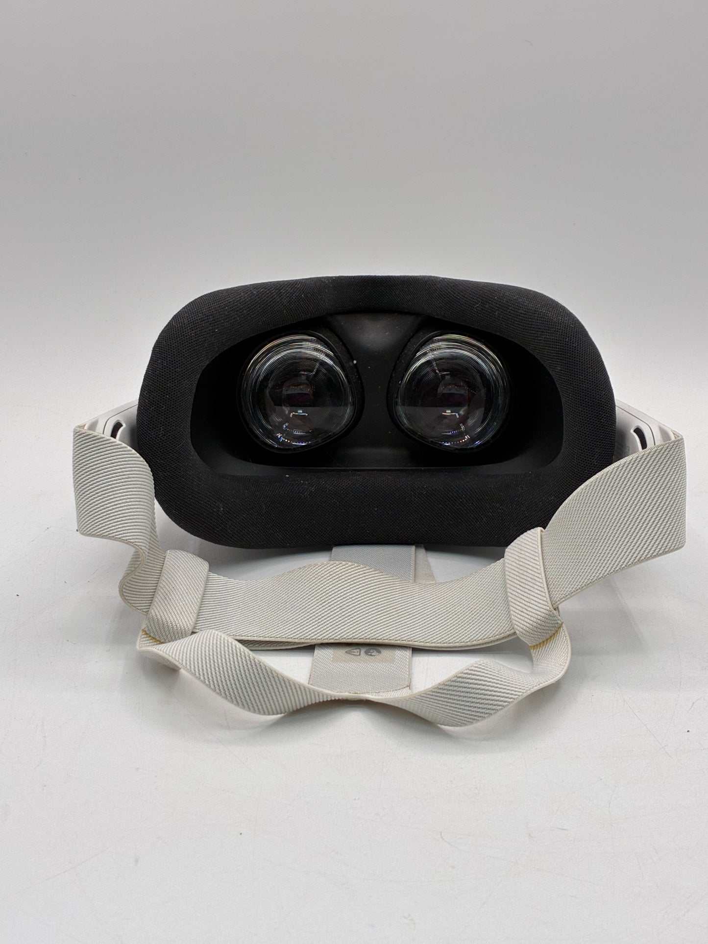Meta Quest 3S 128GB Standalone All-in-One VR Headset P97