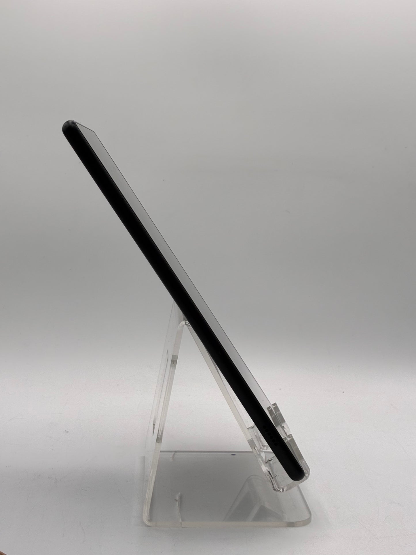 Used Amazon Fire HD 10 (7th Gen) Tablet 32GB - Wi-Fi Only (Read)