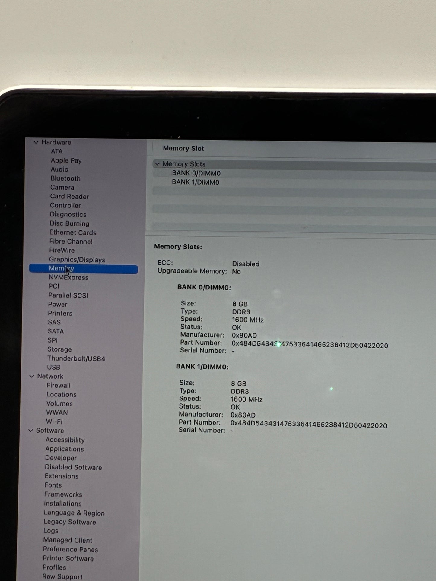 2014 Apple MacBook Pro 15" i7 2 GHz 8GB RAM 256GB SSD A1398