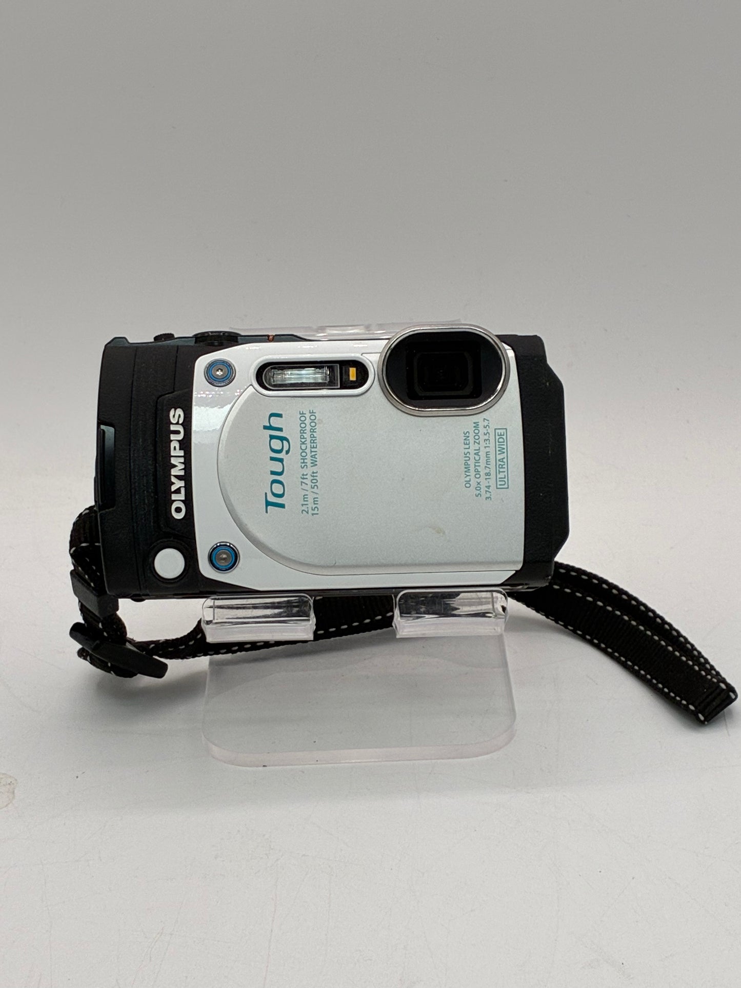 Olympus TG-870 Tough Waterproof Digital Camera With Box