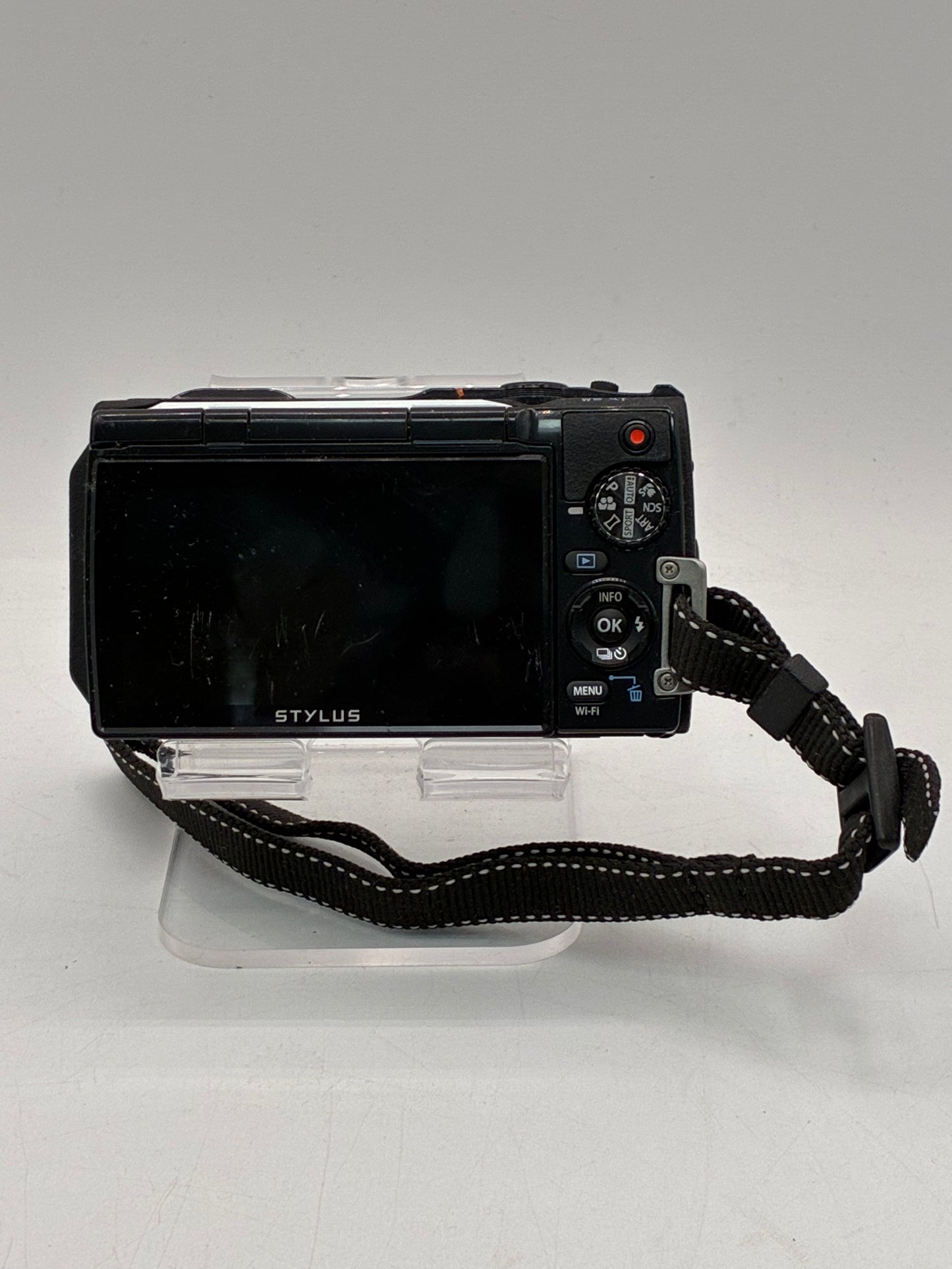 Olympus TG-870 Tough Waterproof Digital Camera With Box