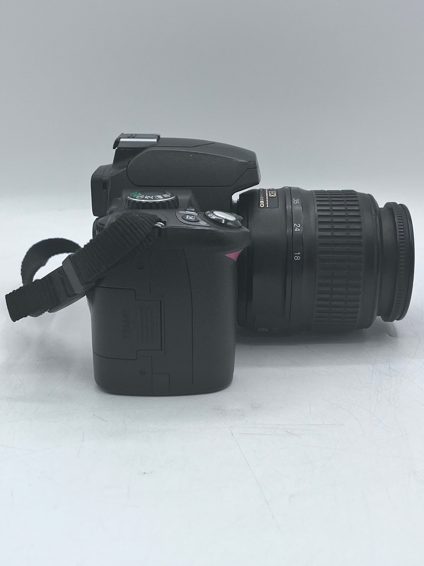 Nikon D40 Digital Camera with Canon EFS 18-55mm Lens - Used