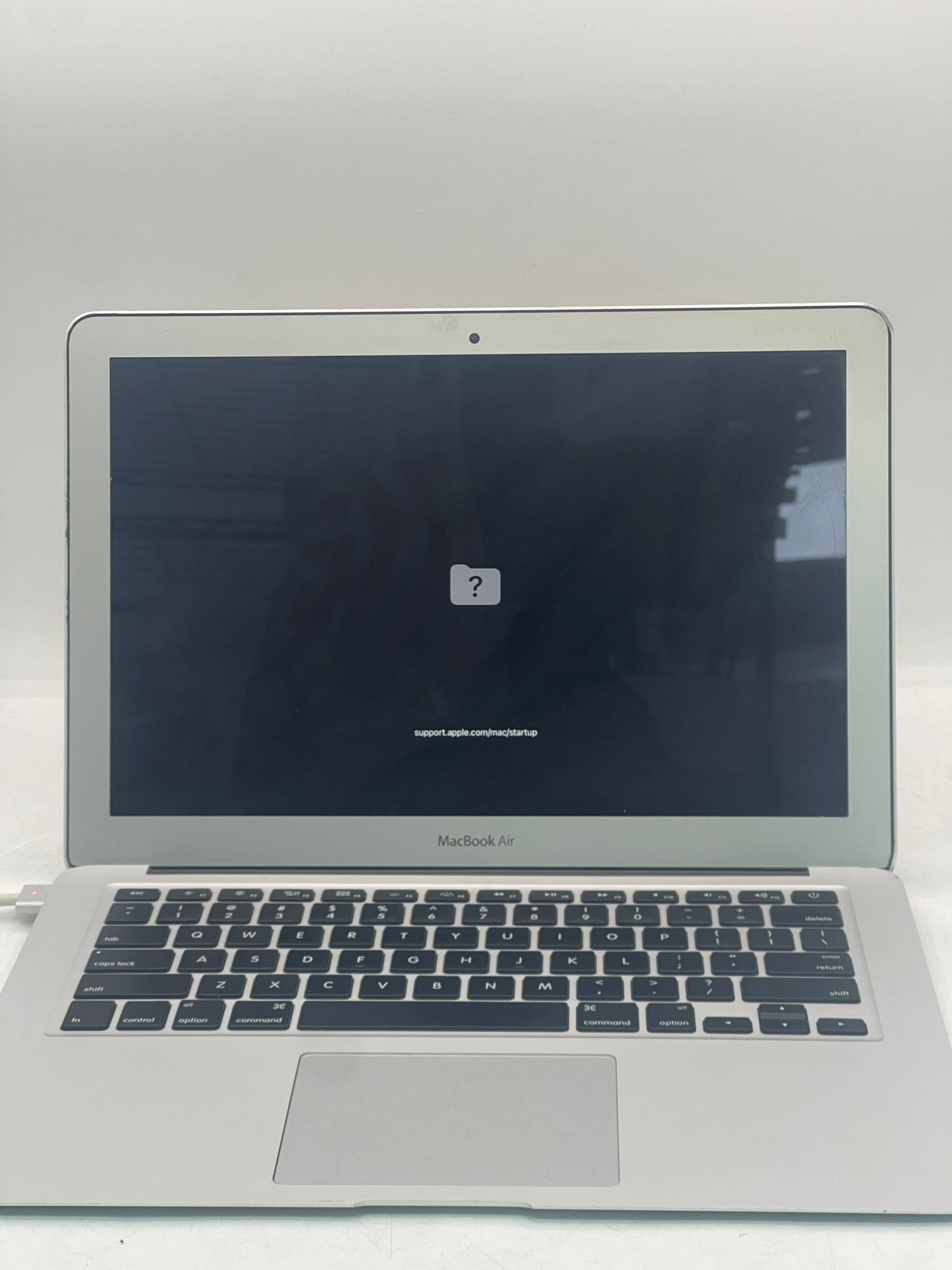 2017 Apple MacBook Air 13.3" i5 8GB RAM 256GB SSD Silver A1466 No OS READ!