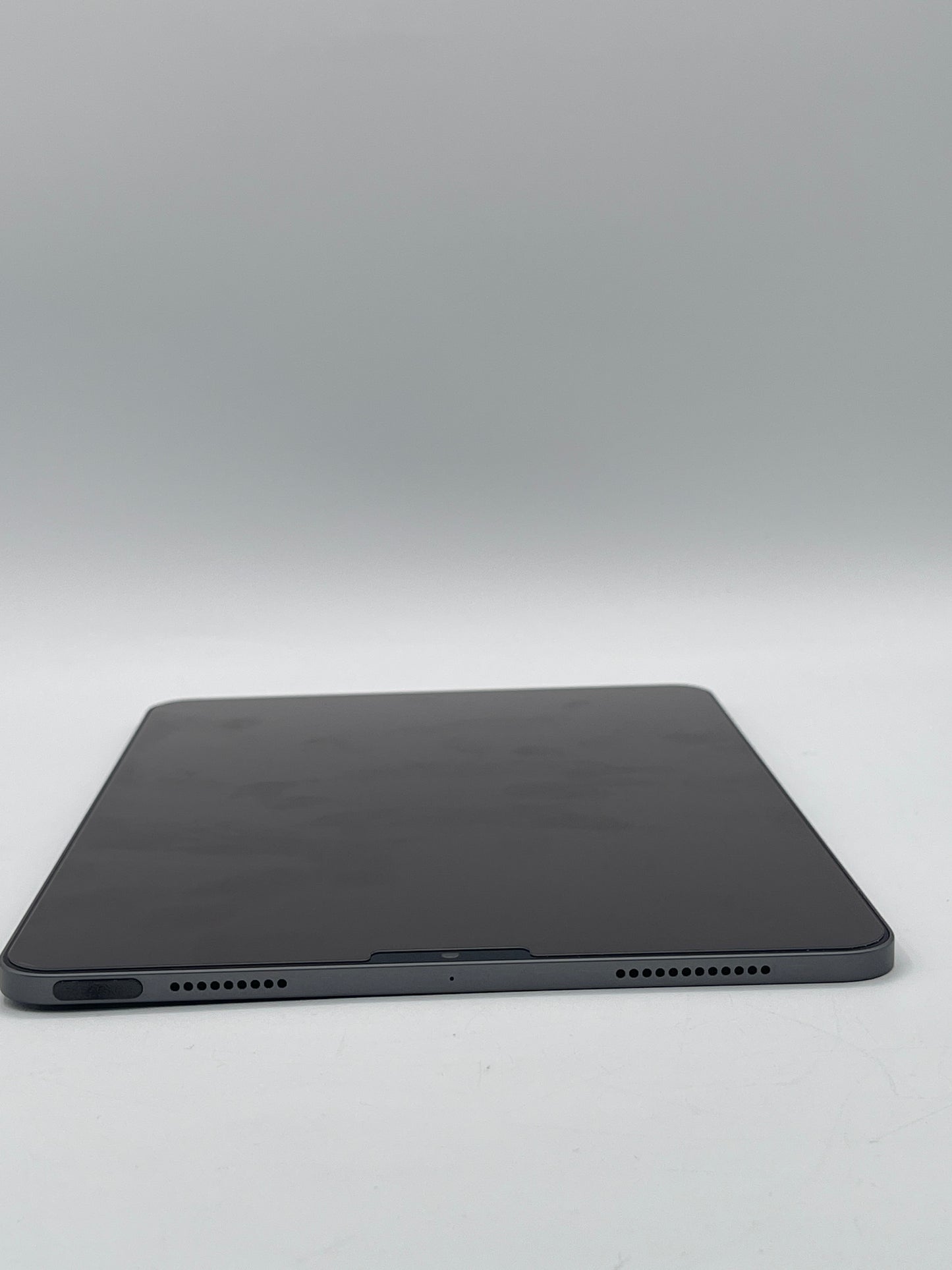 Wifi Only Apple iPad Air 5th Gen 64GB A2588 MM9V3LL/A Space Gray Excellent Condition
