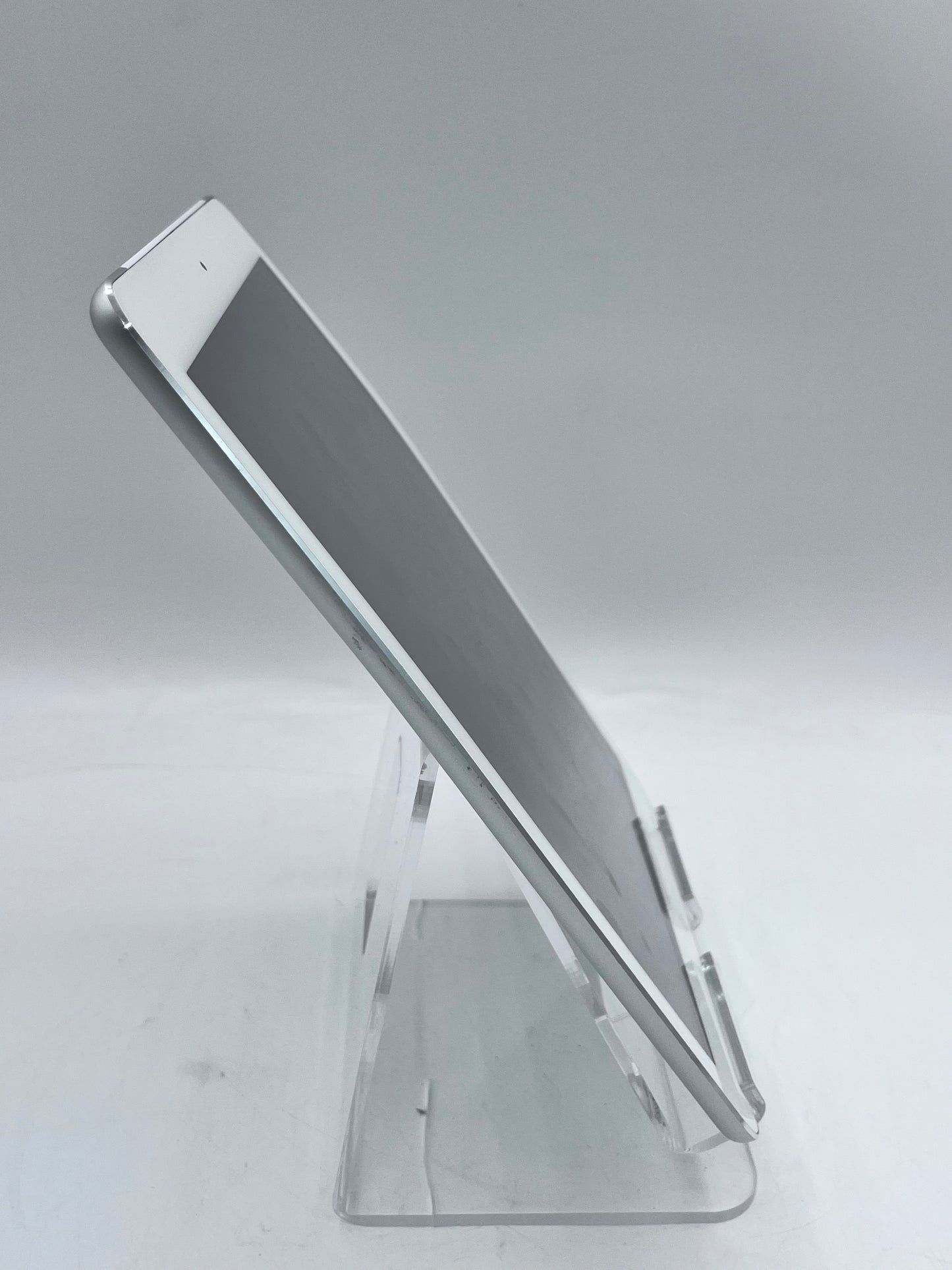 Apple iPad Air (1st Gen) 9.7" A1475 MF013LL/A 64GB Unlocked - Silver