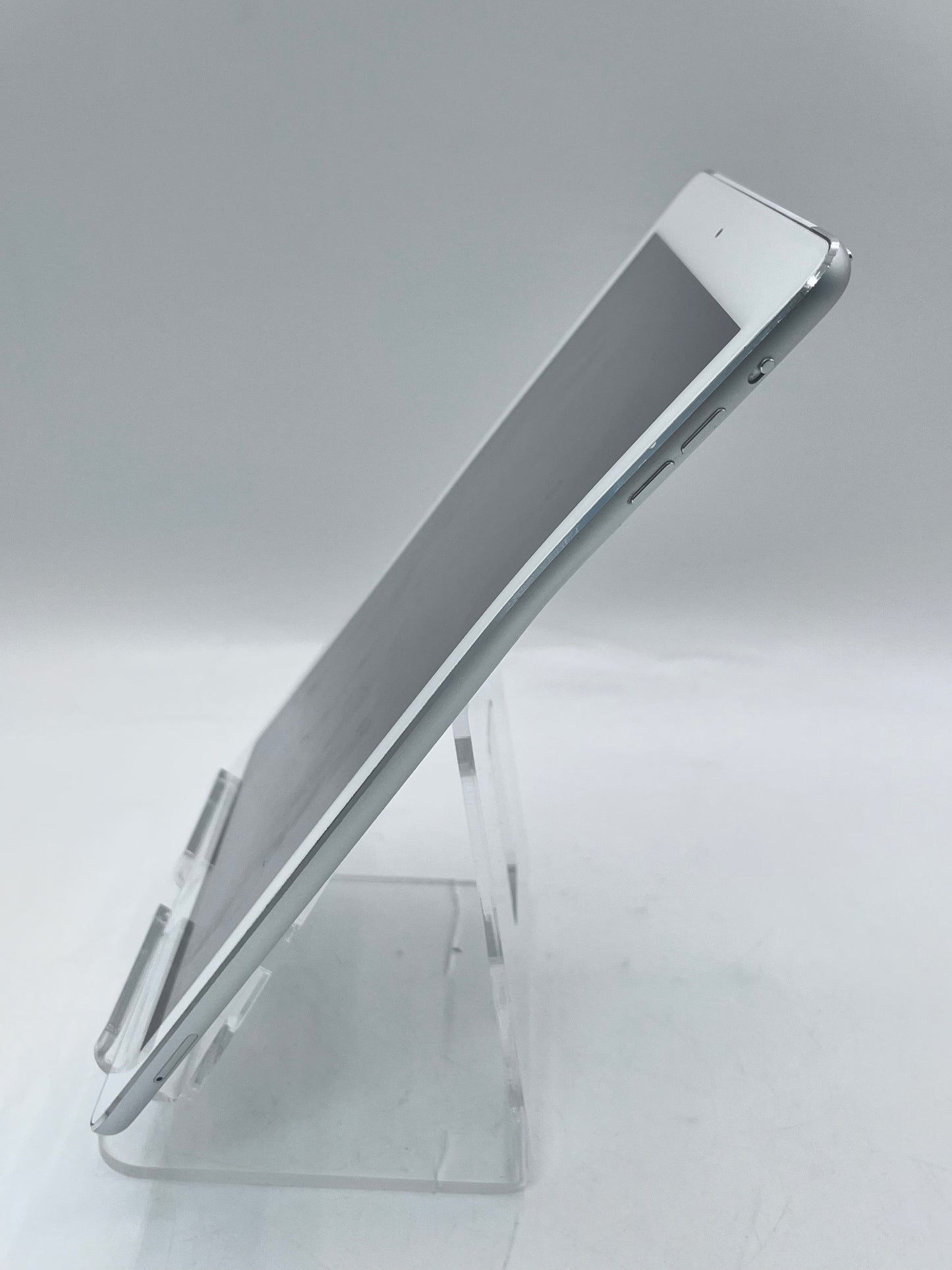 Apple iPad Air (1st Gen) 9.7" A1475 MF013LL/A 64GB Unlocked - Silver